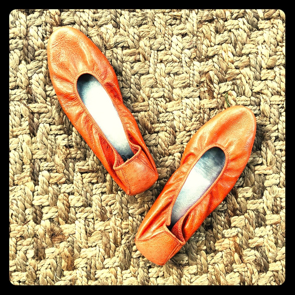 Arche Orange Patent Leather Flats